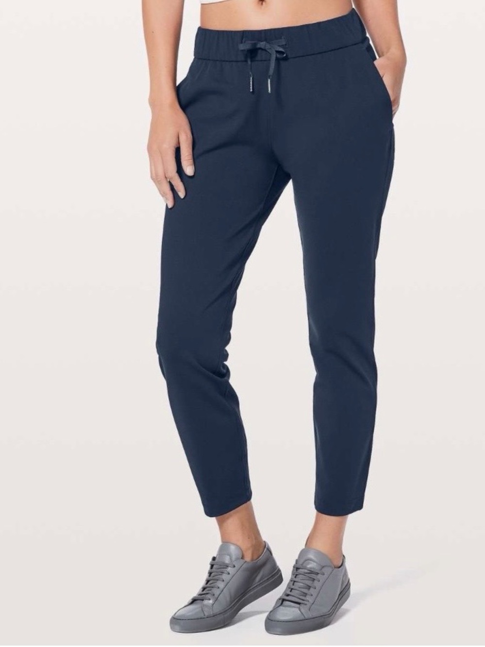 Lululemon On The Fly Pant in Navy Blue (27 in inseam)- Size 4